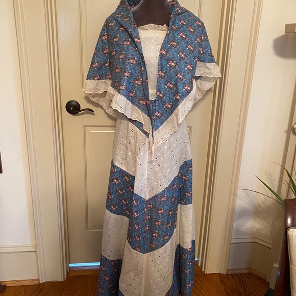 vicky vaugh Dresses & Skirts - Vicky Vaughn junior vintage dress eyelet shawl